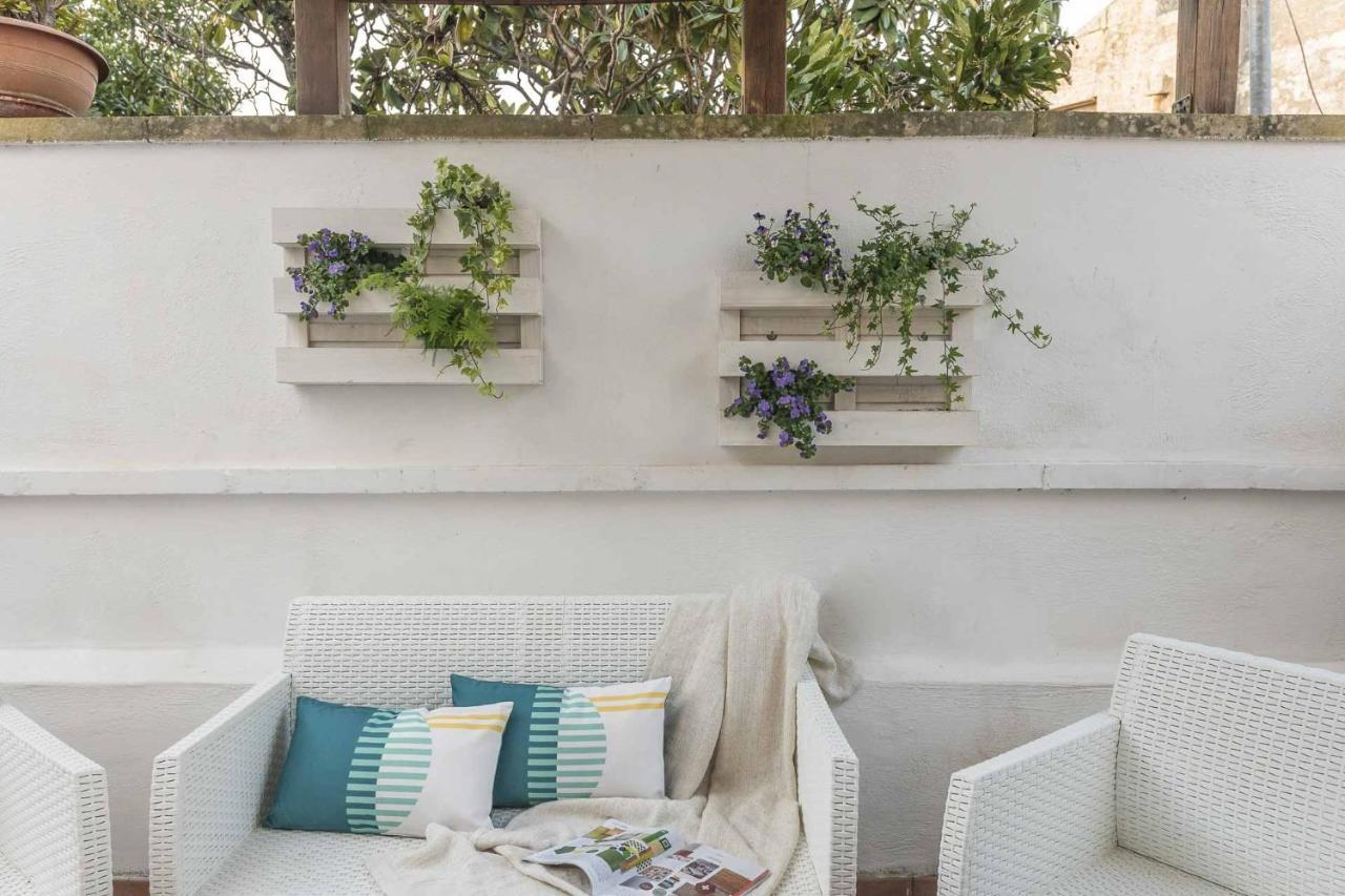 Terzo Campanello - Terrazza Nel Centro Storico Lägenhet Lecce Exteriör bild